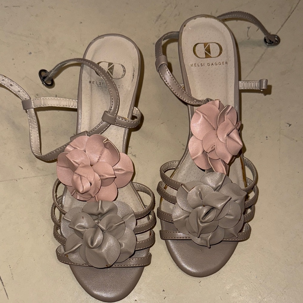 Kelsi Dagger Women's Sandals - Pink and Gray Floral